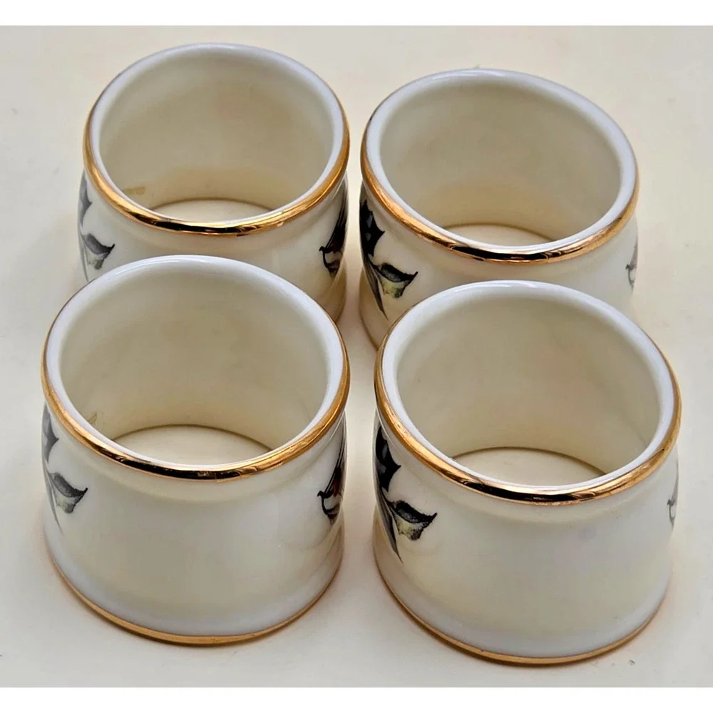 Lenox Winter Greetings Napkin Ring Set of 4 Ivory Porcelain Holly Berry Gold Rim